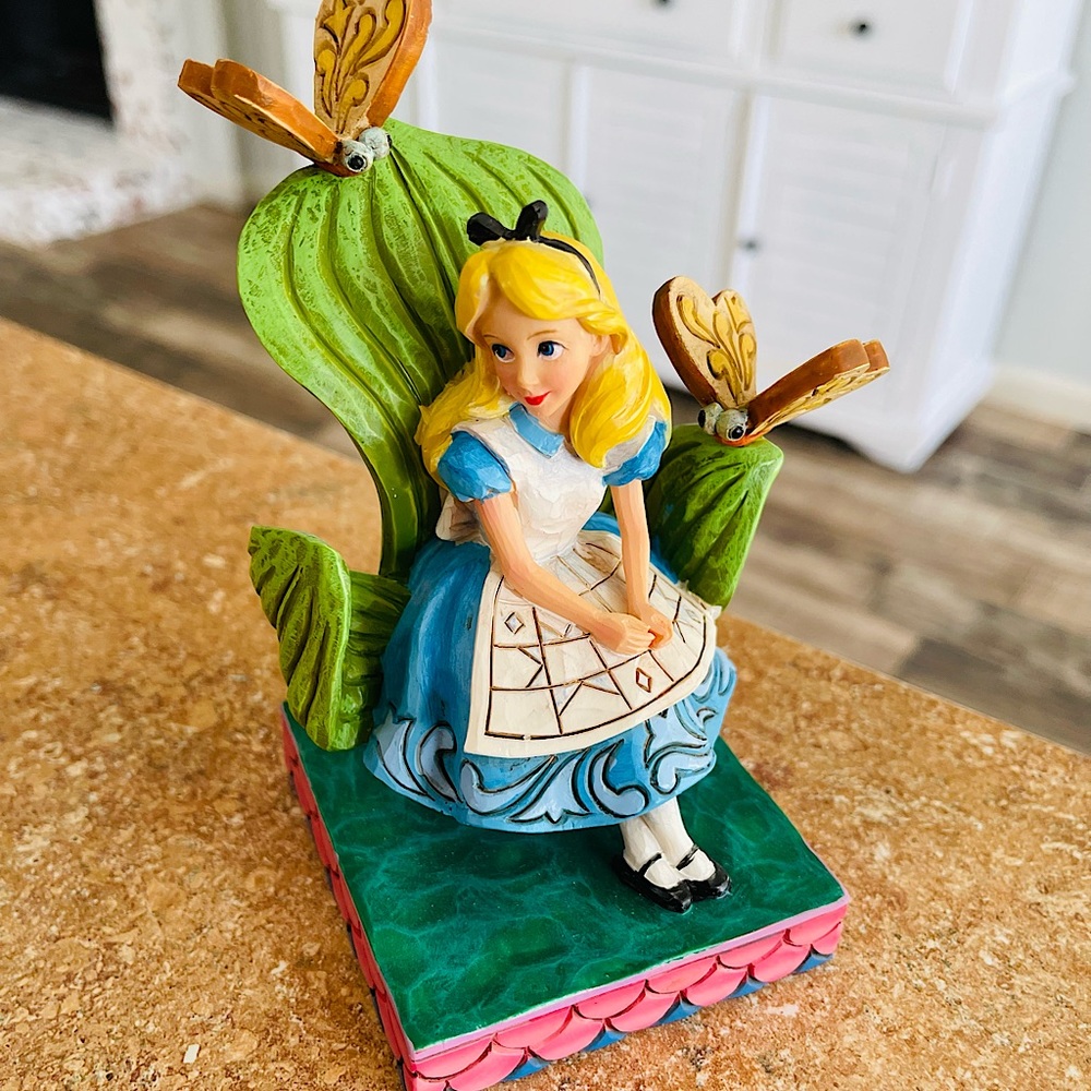 Jim Shore Disney Alice in wonderland figurine
